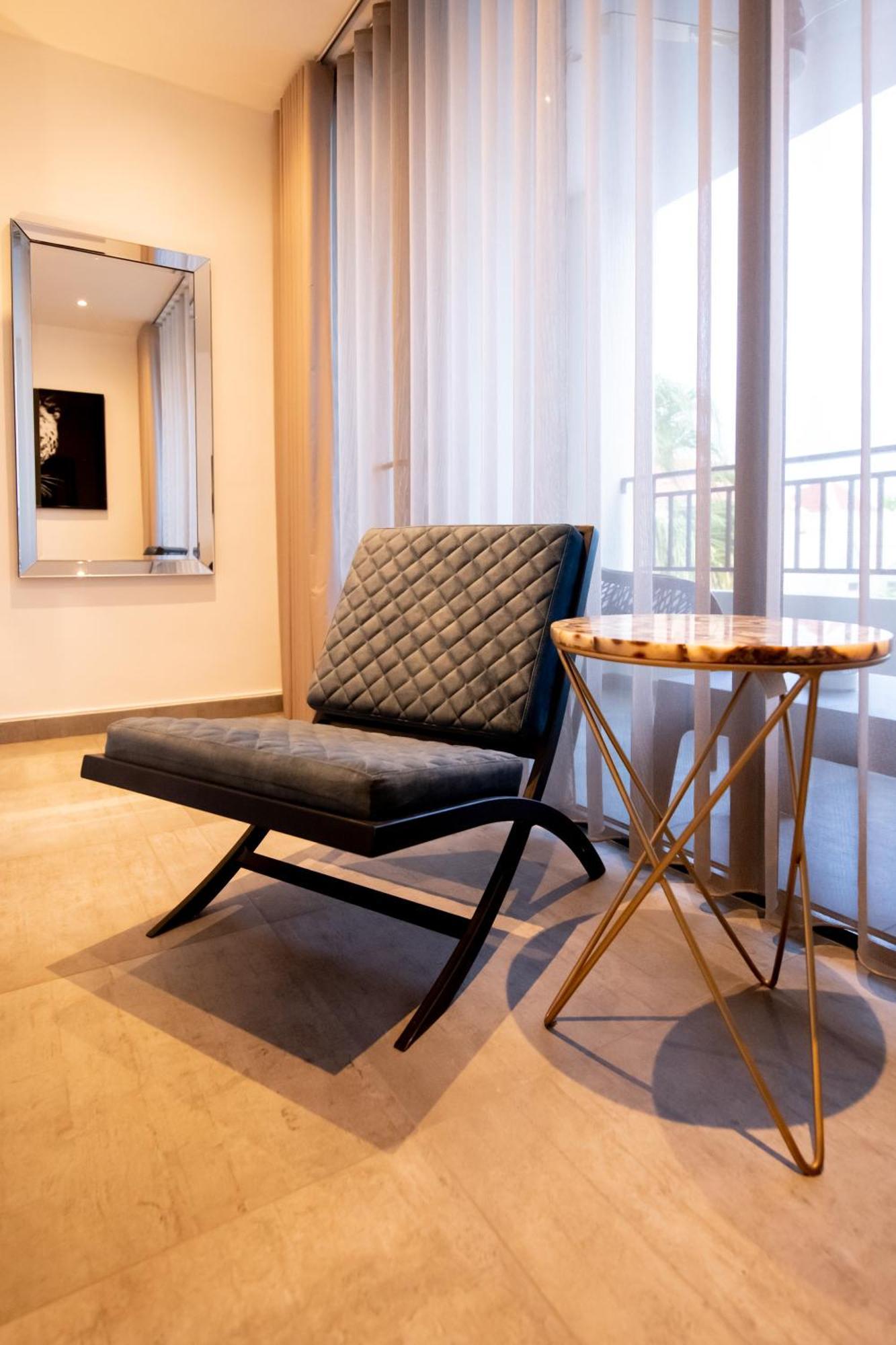 Saint Tropez Boutique Hotel Willemstad Room photo